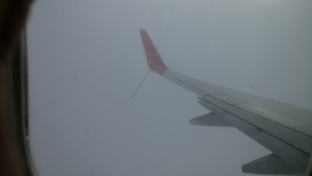 アラララ、暗い雰囲気だなぁ、